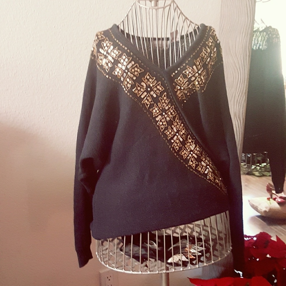 Retro black sweater